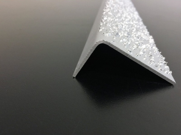 Borde de escalera inoxidable 2 mm